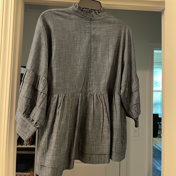 Chic Gray Ruffled Women's Blouse - Picture 2 of 2